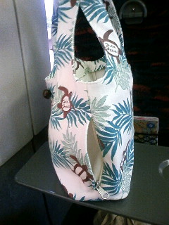 ホヌトートバッグ右側ポケット