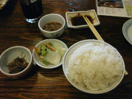 白飯！（漬物などはサービス）