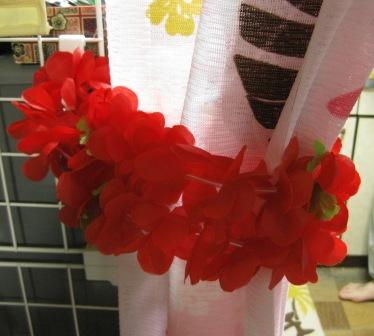 邪魔なときはレイで留めておきます♪