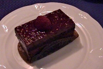 ラズベリー＆チョコレートケーキ＜ジャン＝ポール・エヴァン＞