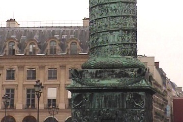 ヴァンドーム広場の円柱