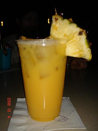 オレンジジュース TROPICS BAR & BEACH CAFE