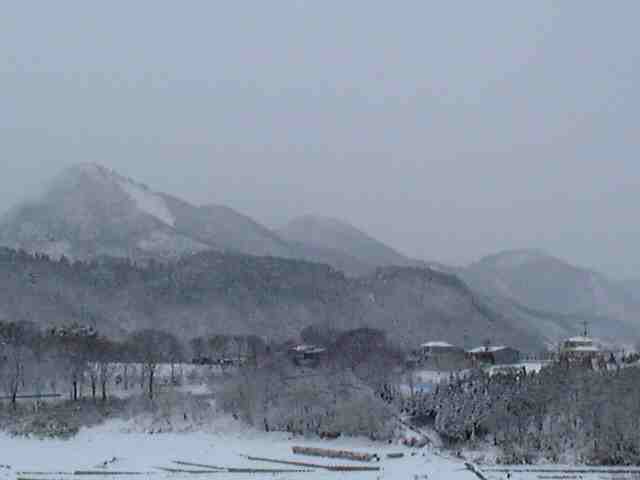 雪の三角山