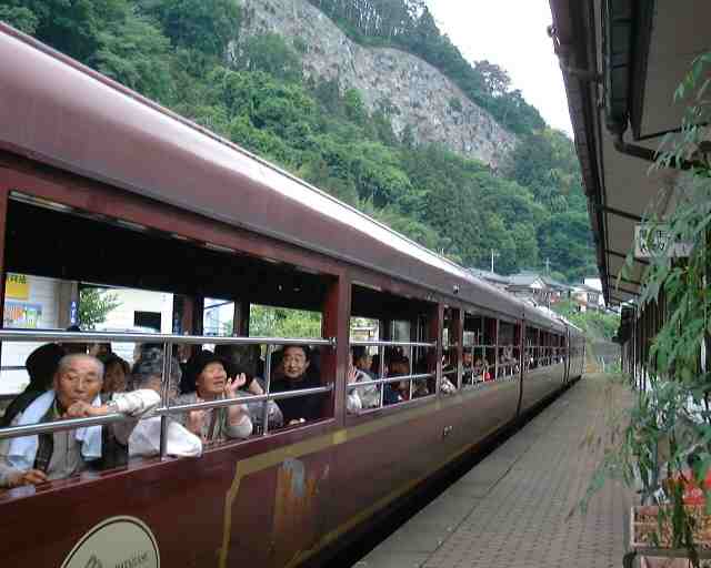 トロッコ列車