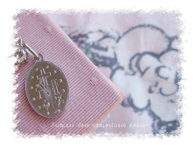 不思議のメダイ　後ろ