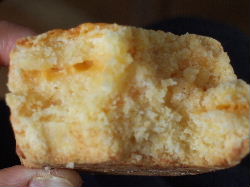 チーズ入りのスコーンは温めて。。。