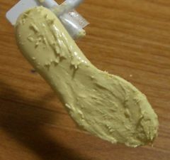 ポリパテで盛る