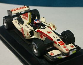 ホンダ・完成・斜め前