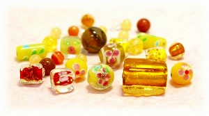 とんぼ玉・天然石ＭＩＸセットです。