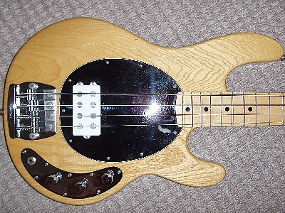 大得価セール ヤフオク! - MUSIC MAN StingRay EX WH/M ベース 4弦