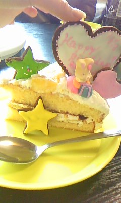 ２０１０１２１２さと加奈ちゃんのケーキ断面.jpg