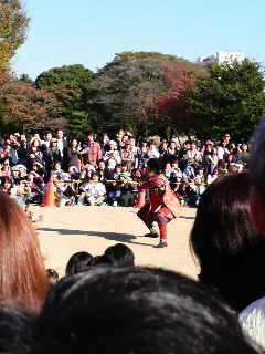 踊る前田慶次