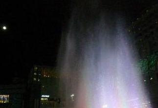 京都駅前の噴水