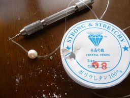 素材：ビーズ穴の調整