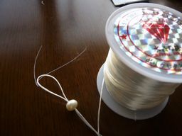 素材：ゴムテグス