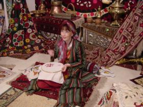 ウズベキスタン館「刺繍」