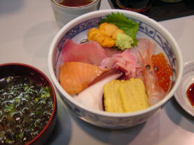 築地市場の海鮮丼