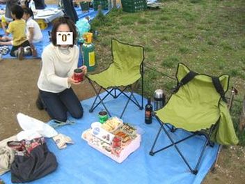 ２０１１お花見・設営中。