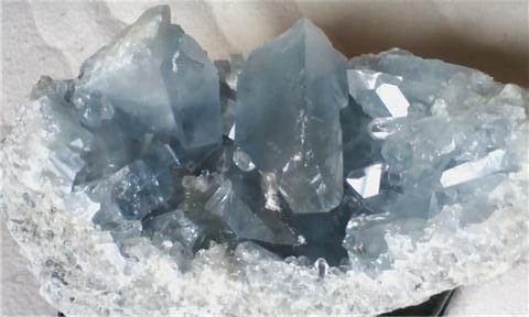 セレスタイトのクラスター