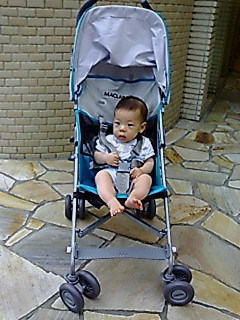 hiromichi_2007.07.22_babycar2.JPG