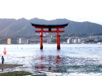 厳島神社　ちょっと満ち潮