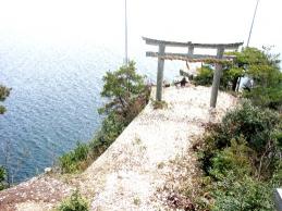 竹生（ちくぶ）島の都久夫須麻（つくぶすま）神社（言いにく～い）