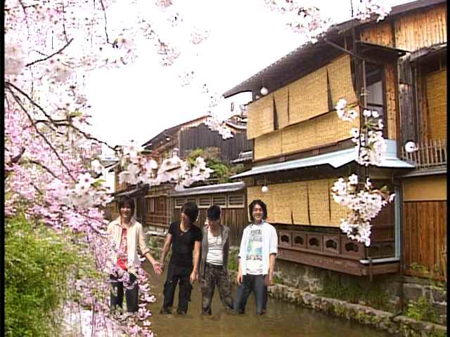 水遊びって言いたいけれど…水きたな～～～い。。。