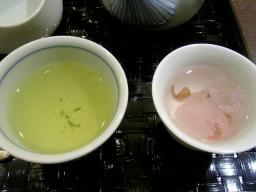 煎茶と桜茶