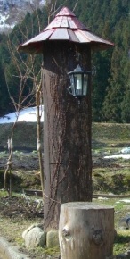 外灯ポール屋根の再塗装前.JPG