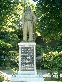 山縣豊太郎飛行士の像