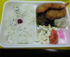 ごんにんごんアタック弁当.jpg