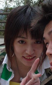 前髪ぱっつん前下がりボブ