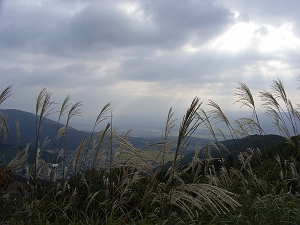 060925_雲の隙間から光りが差し込む