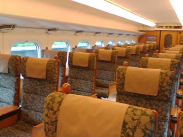 九州新幹線「つばめ」のインテリア