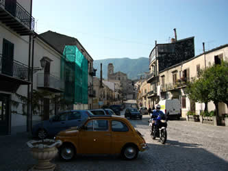 アルフレード葬列のシーン