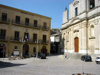 パラッツォ・アドリアーノ村役場