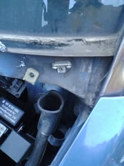 メルセデス・ベンツ、Aピラー下部