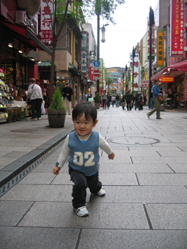 中華街で電王のポーズ「オレ、参上！」