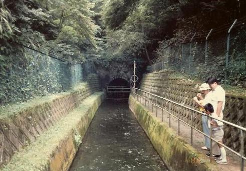 芦ノ湖側隧道入口