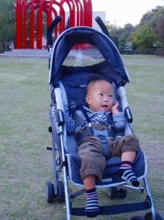 ふくやま美術館前の公園にて