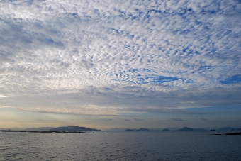 寄島の秋空