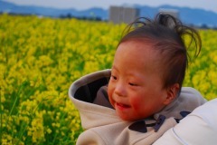 笠岡干拓地菜の花畑にて