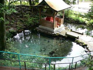 泉神社　泉