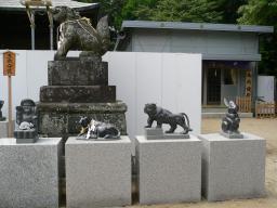 水戸八幡宮　子と丑と寅と卯