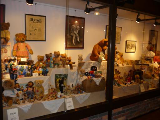 飛騨高山テディベアエコビレッジ館内