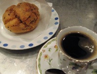 黒ゴマクリーム。う～ん......。コーヒー、美味しい^-^.jpg