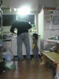 パパが台所に・・・。