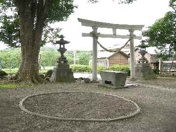 白鳥神社の土俵