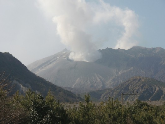 南嶽と昭和火口噴気・１月２６日CIMG7184.JPG