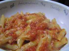ペンネのチーズトマトソース